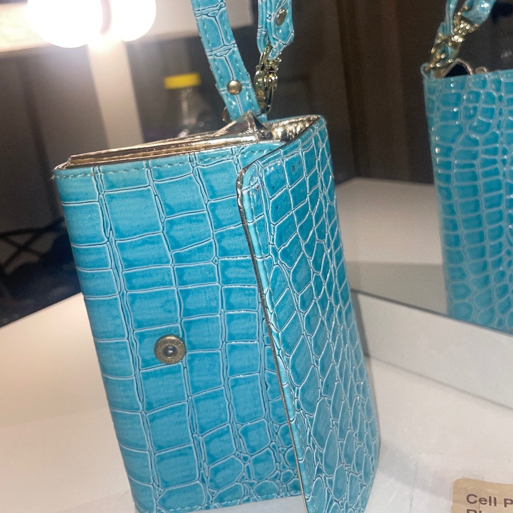 Aqua wrist wallet